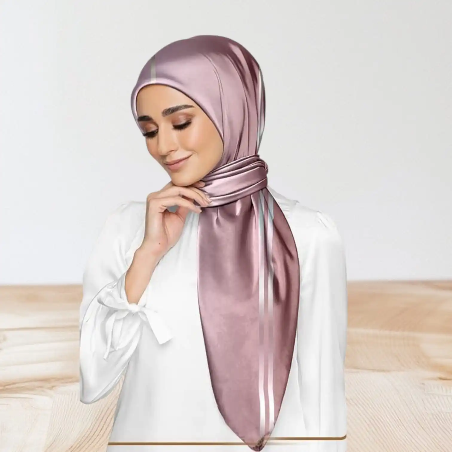 WhatsApp Image 2025-11-20 at 22.52.09 (2) Foulard - FL 2026/017 – Image 1